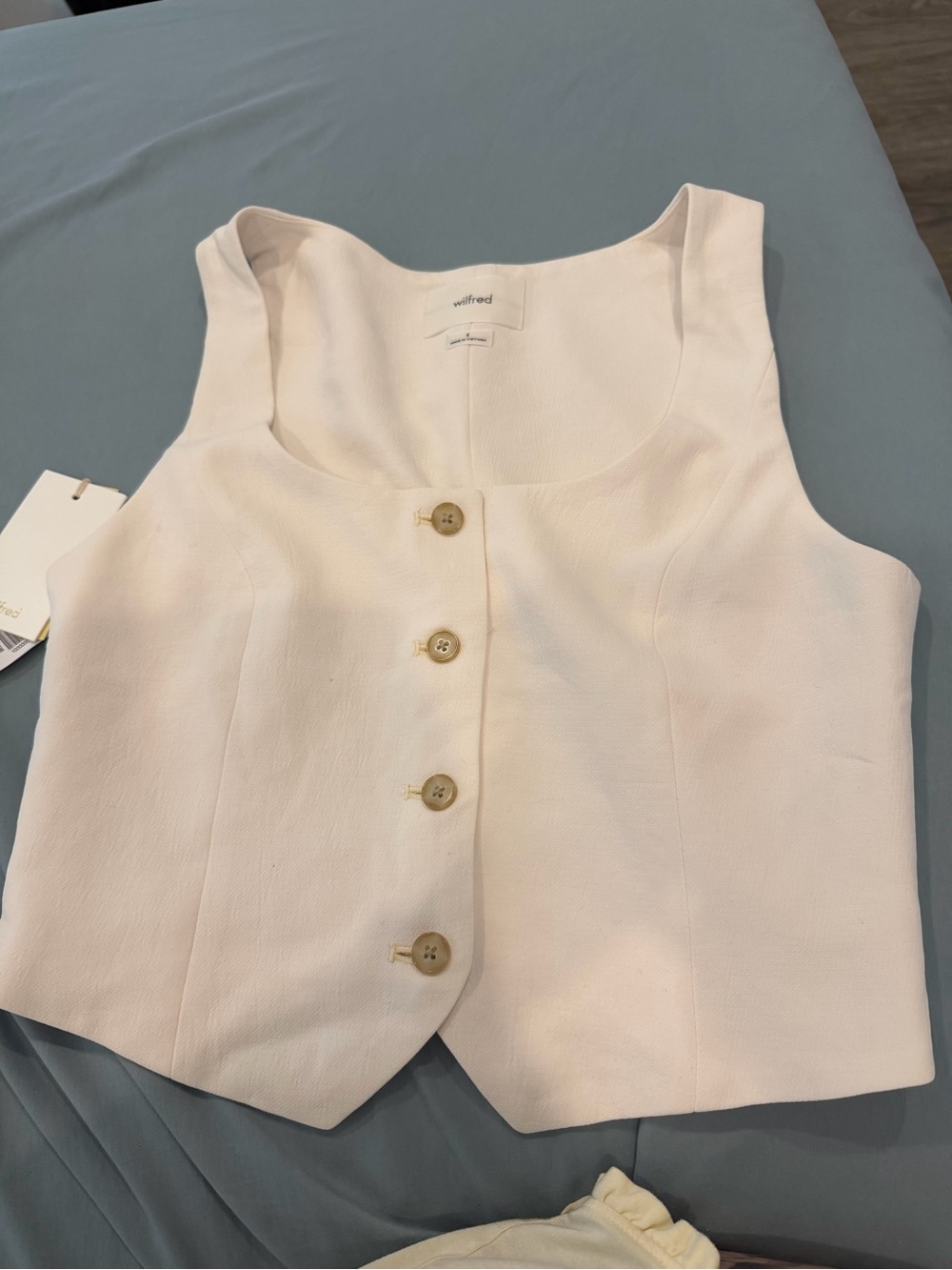Wilfred Cream Button-Front Cropped Vest